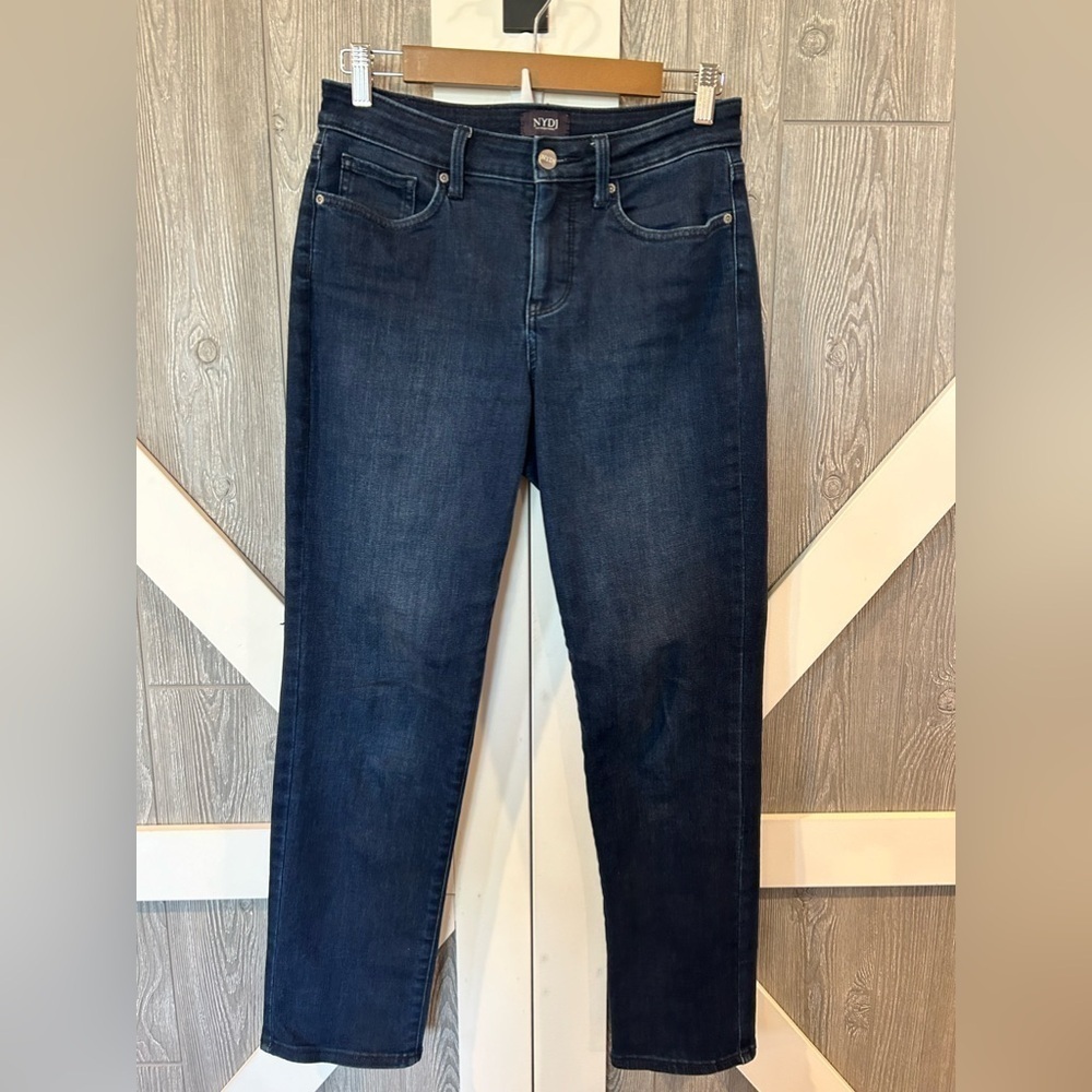 B8.7 NYDJ Relaxed Slender Jeans Dark Wash like new (2)